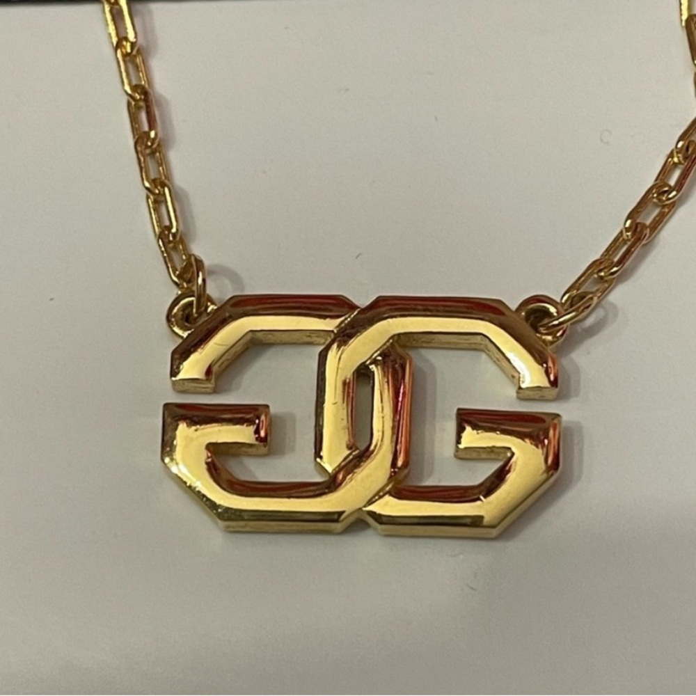Givenchy Gold Necklace with Dainty Chain and Elegant Pendant - Picture 5 of 8